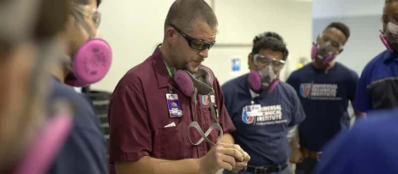 How to Become an Auto Body Shop Manager