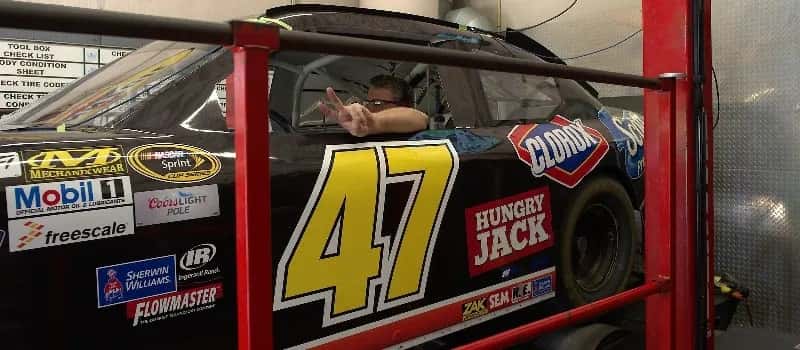 How Do NASCAR Engines Work?