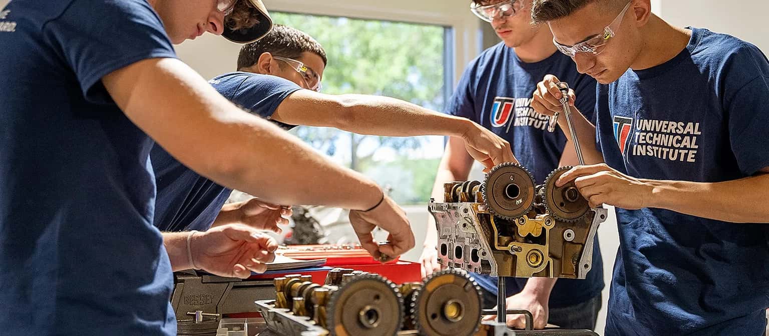 8 Questions to Ask When Choosing an Automotive Mechanic School