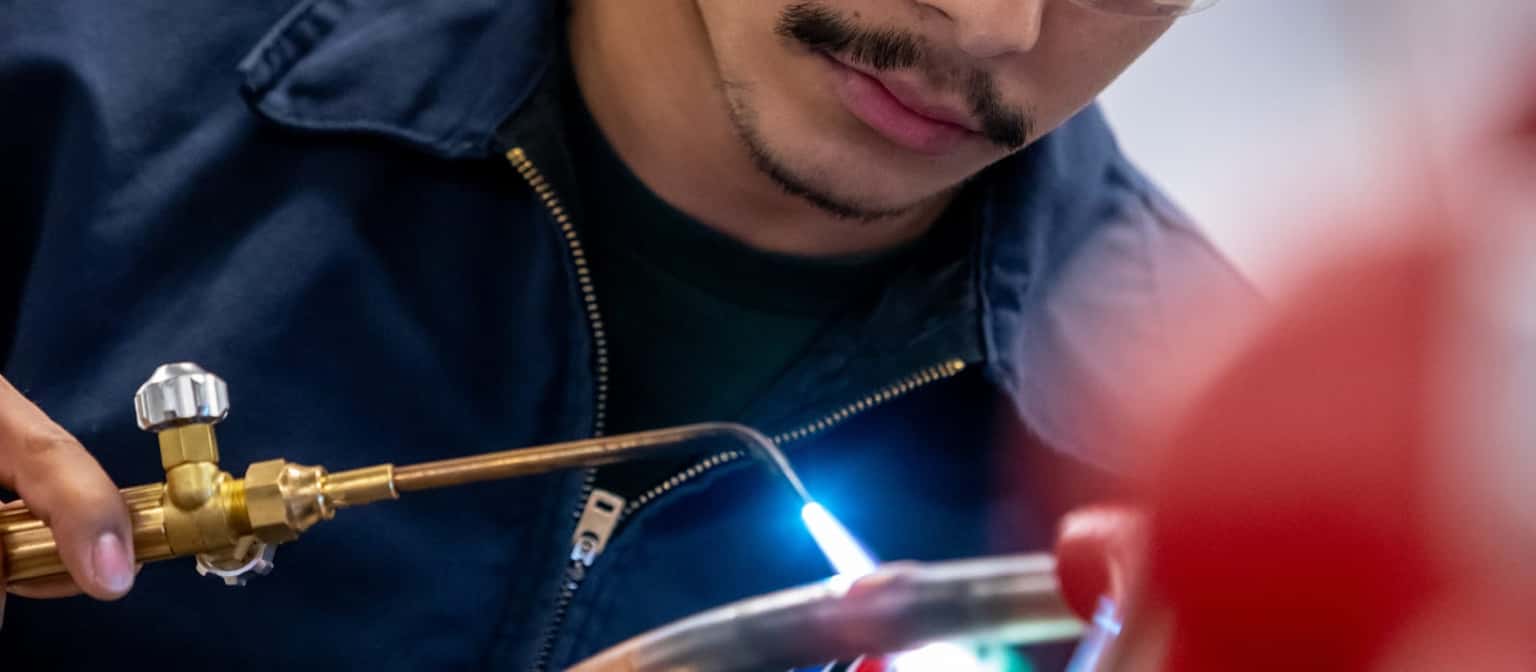 HVAC SCHOOL NEAR SANTA ANA, CA: START TRAINING FOR A CAREER