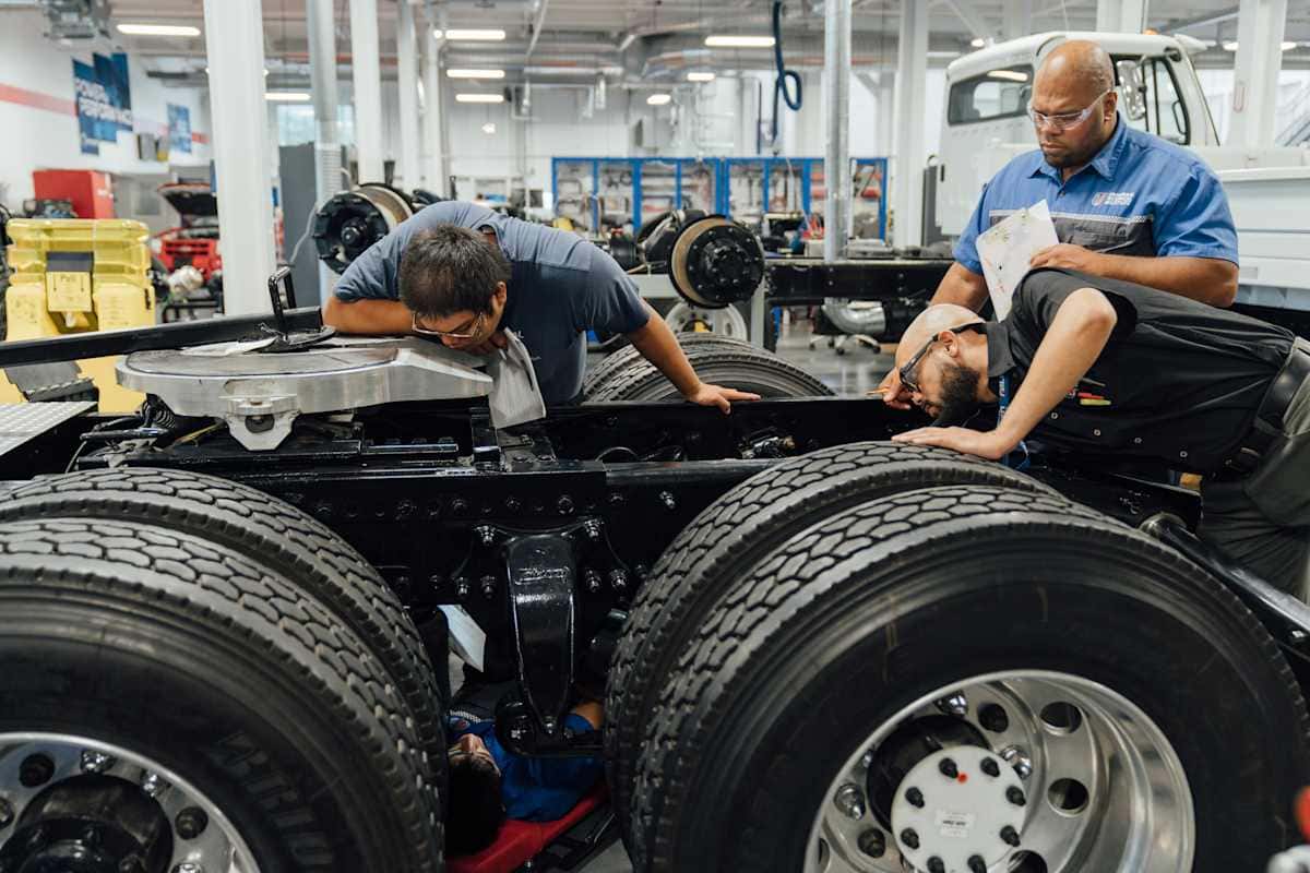 How Do Air Brakes Work? Air Brakes Explained Simply