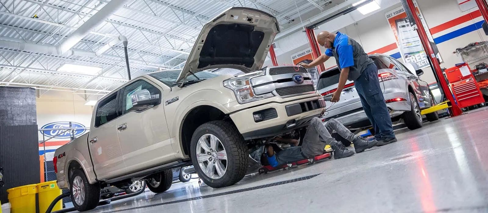 Technician Training With Virtual Reality in UTI’s Ford FACT Program