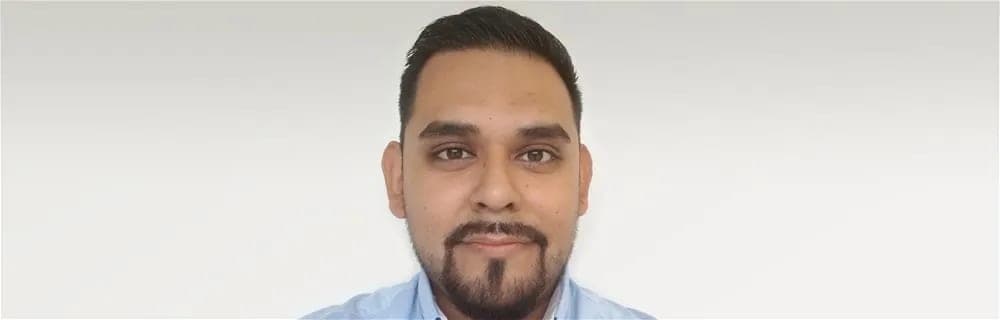 UTI GRADUATE RETURNS TO SCHOOL, THIS TIME AS AN INSTRUCTOR