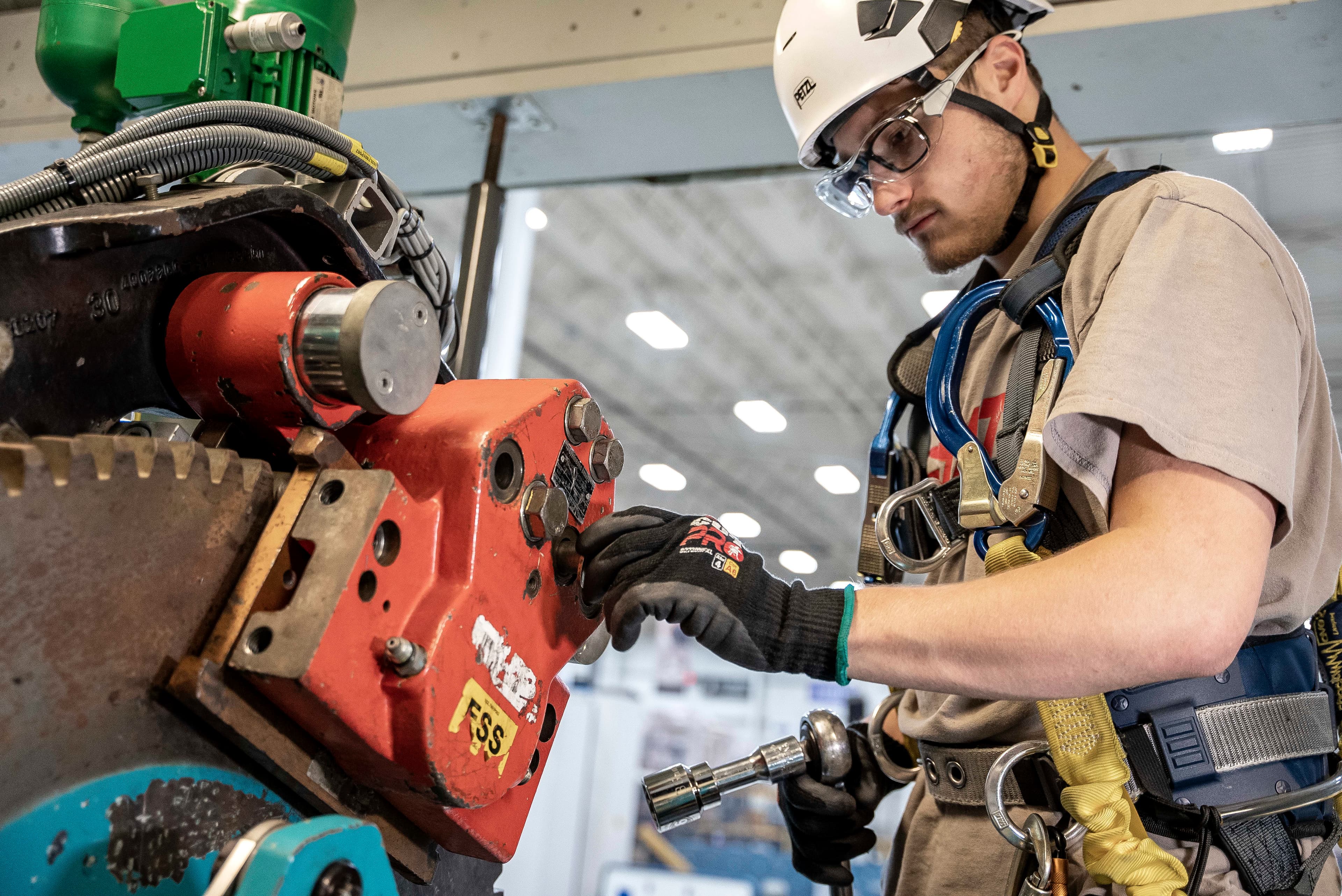 WIND TURBINE TECHNICIAN TRAINING NEAR BAYTOWN, TEXAS