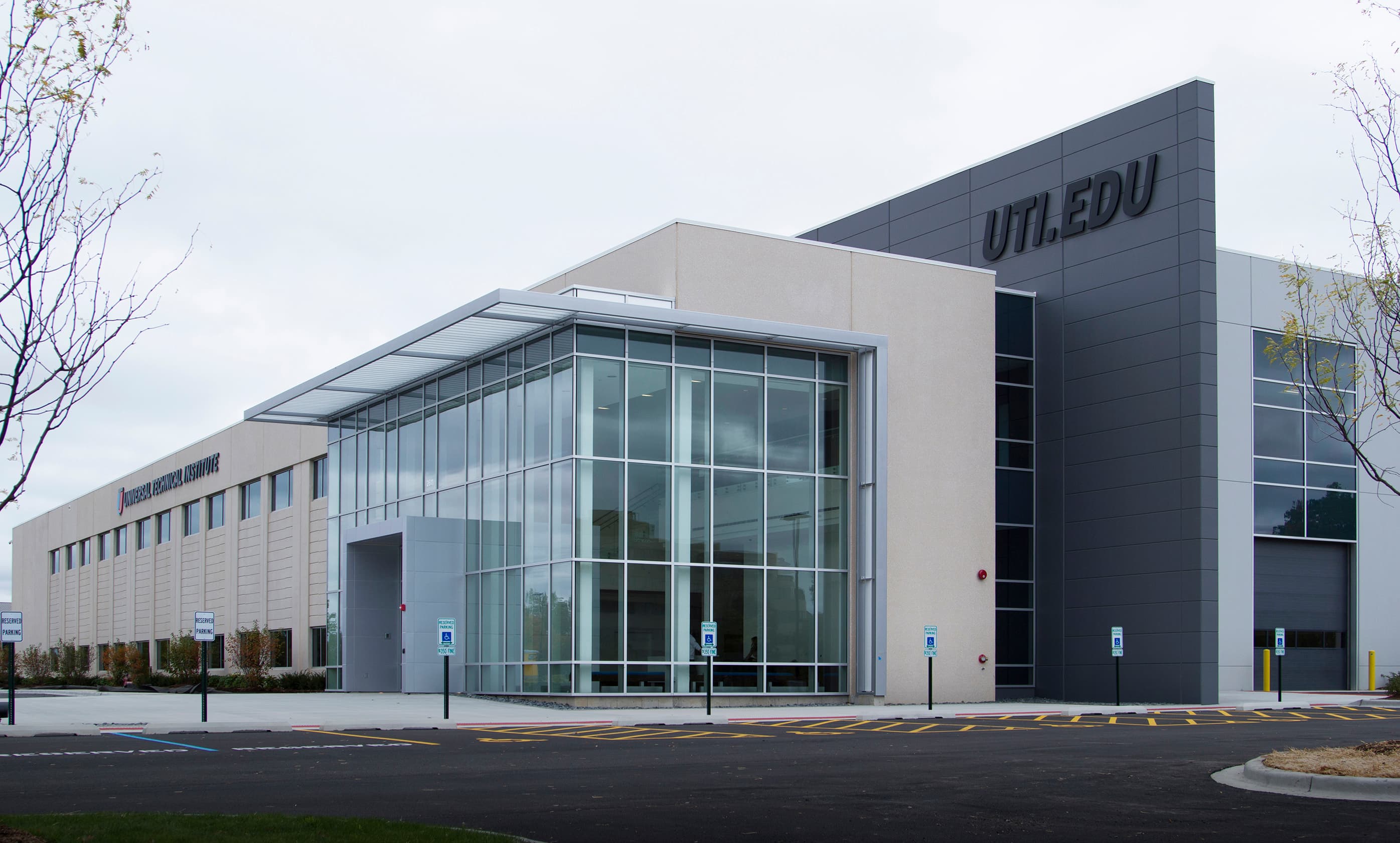 14 FUN THINGS TO DO NEAR UTI LISLE