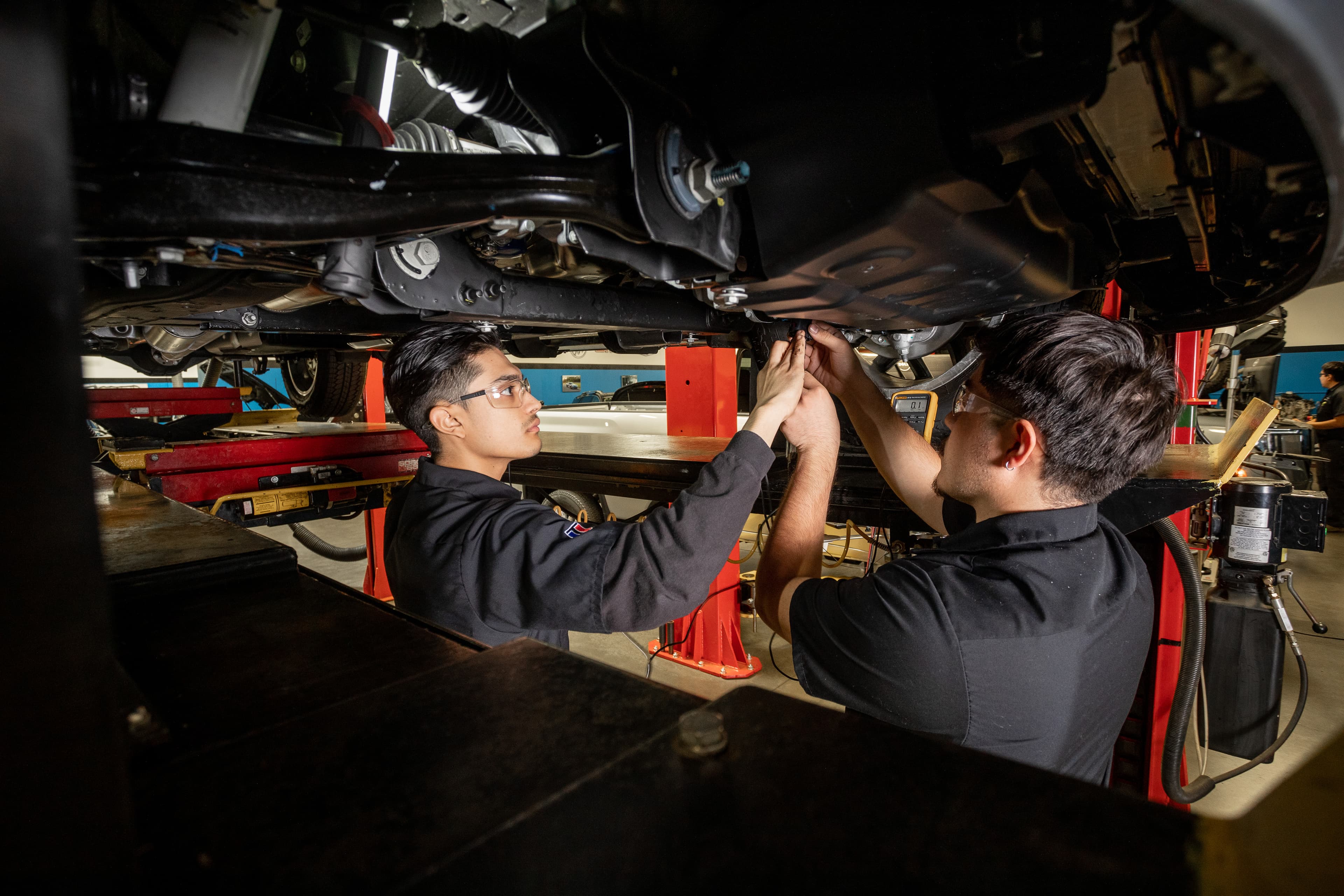 Common Car Problems in Dallas, TX, and How Technicians Diagnose Them 