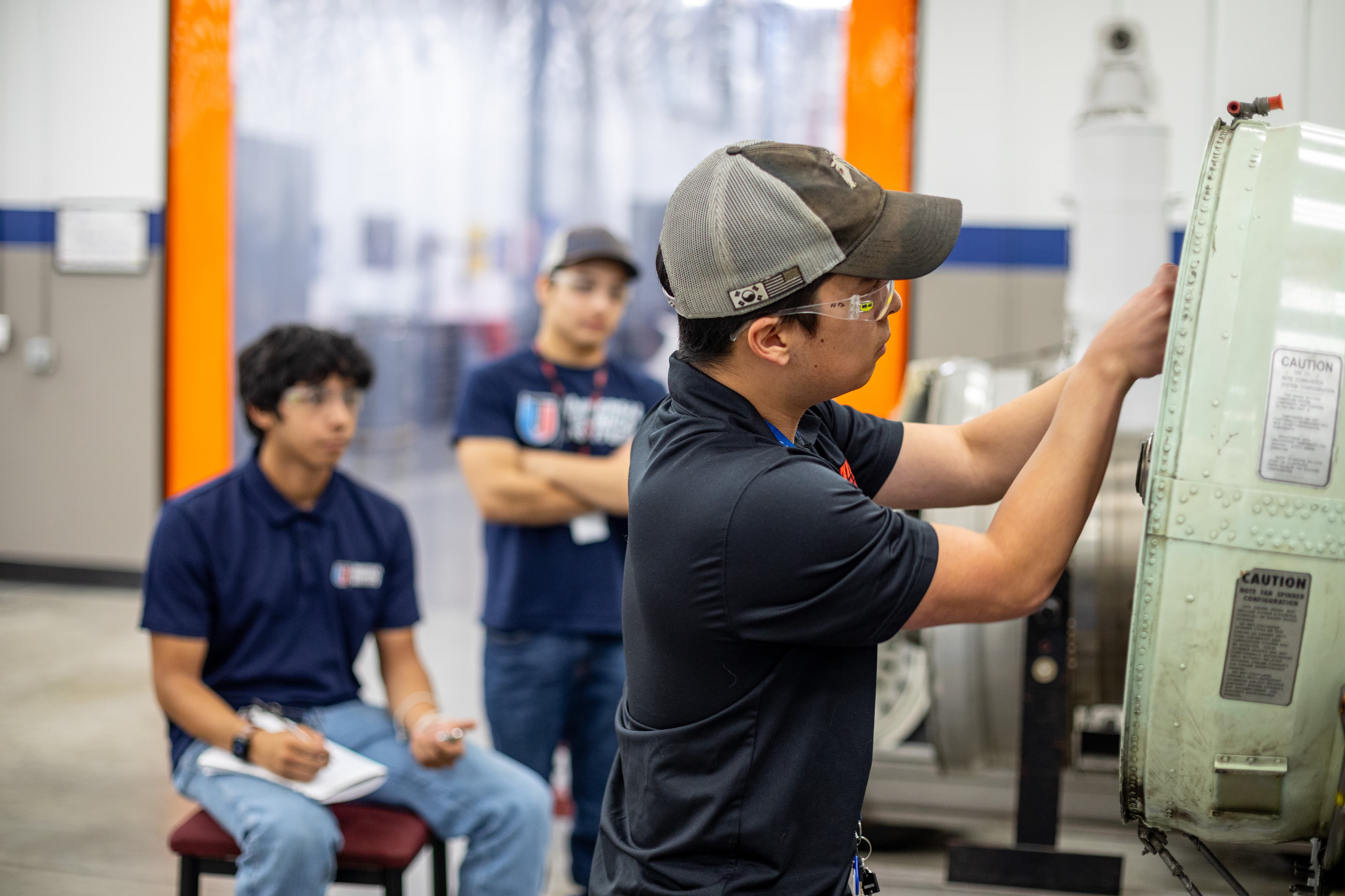 What Are the Benefits of an Aviation Mechanic Career?