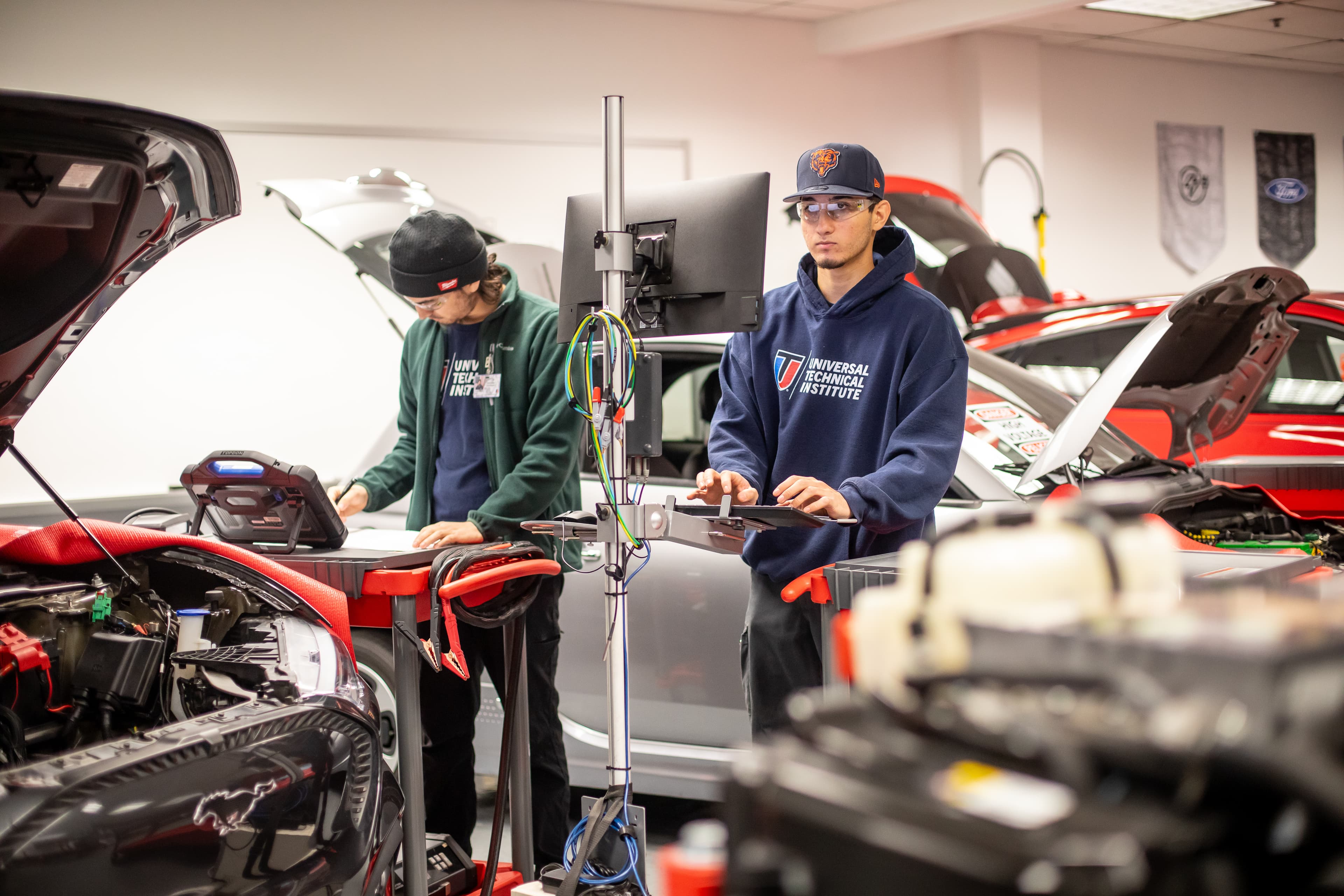 Local Auto Mechanic Training: Financial Aid & Training