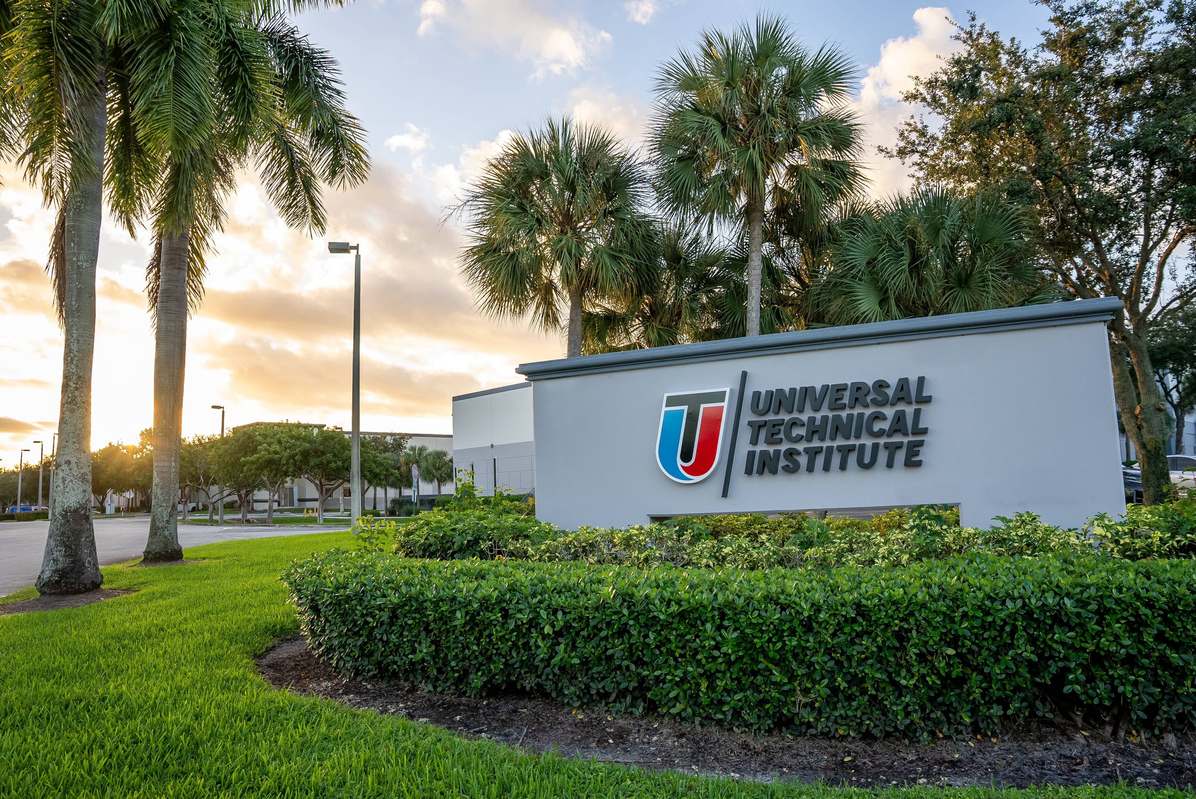 Top 13 Fun Things To Do Near UTI’s Miramar, Florida, Campus