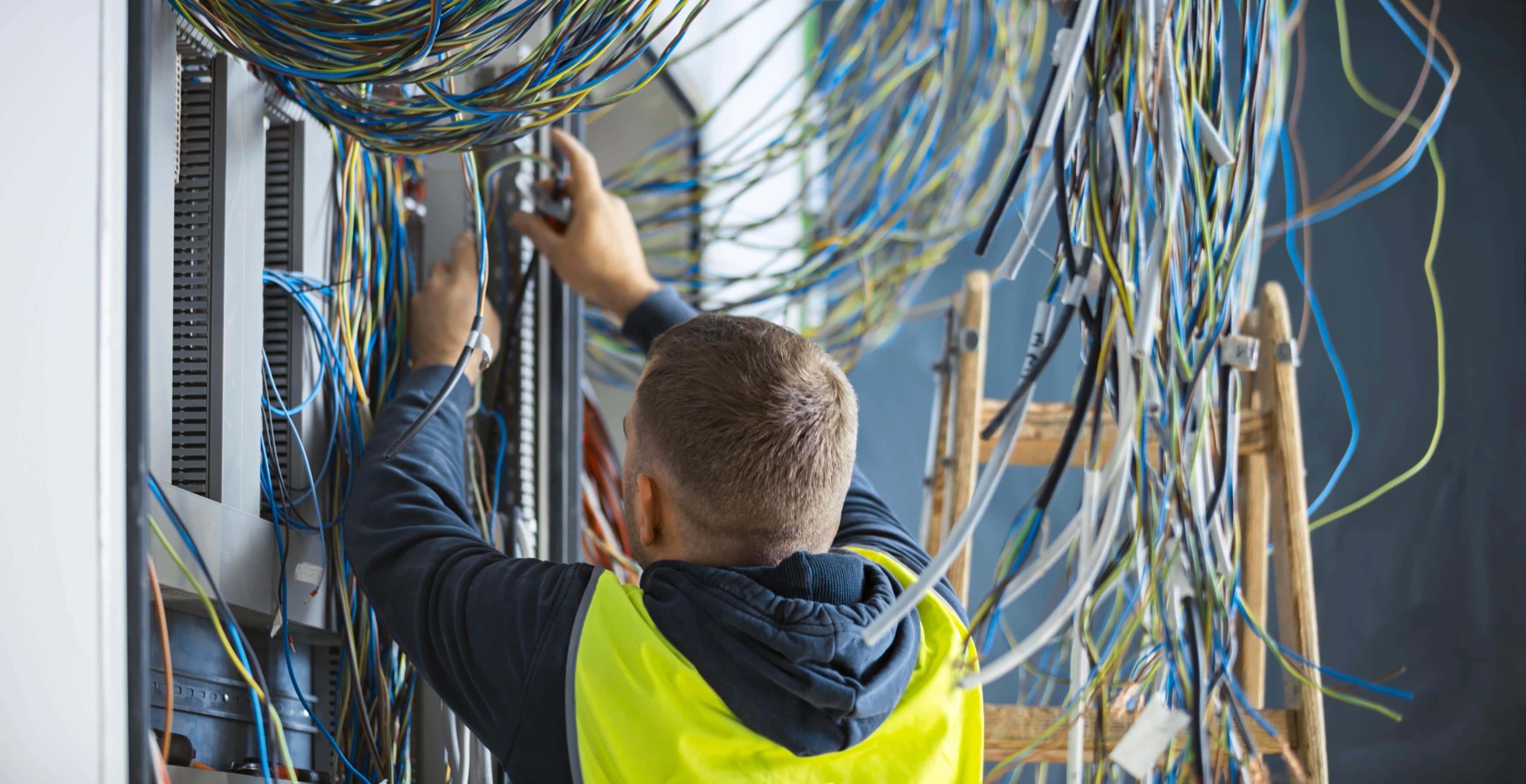 Series vs. Parallel Circuits: What Future Electrical Technicians Need to Know
