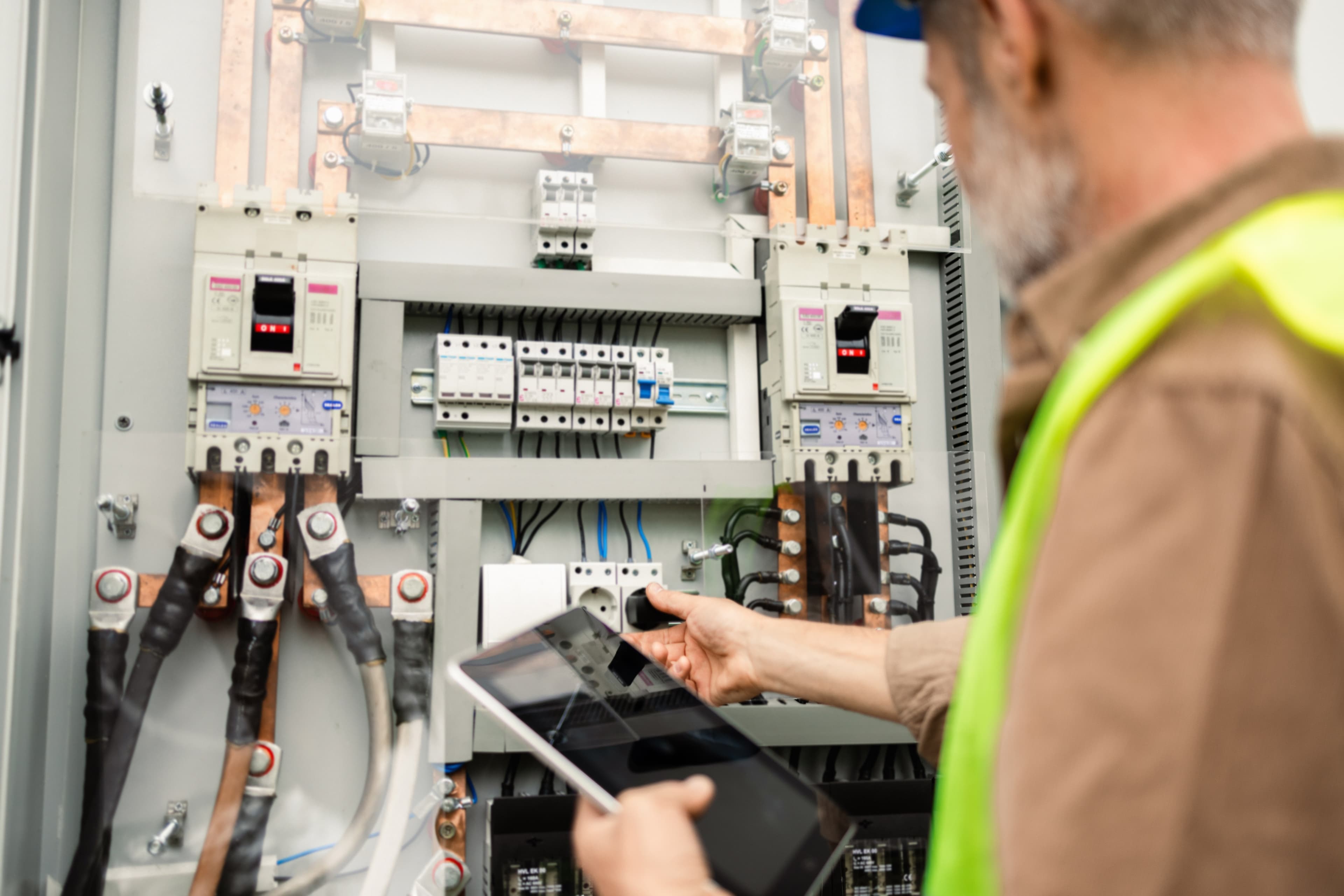 Electrical Technician Career Pathways: What Comes After Graduation