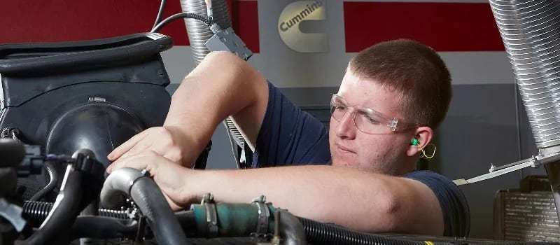 How to Become an Agricultural Mechanic