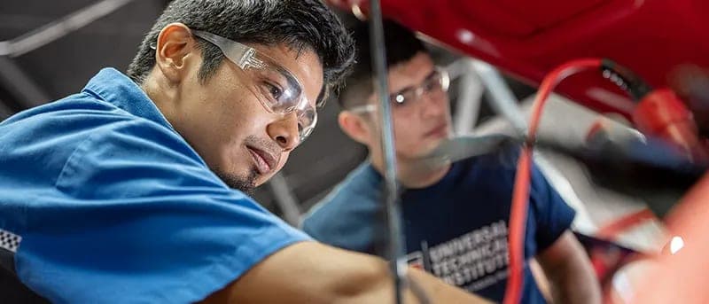 7 Steps To Become an Auto Mechanic