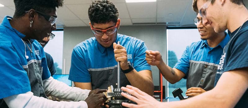 Navigate Automotive and Diesel Training with UTI’s Student Coaching Program