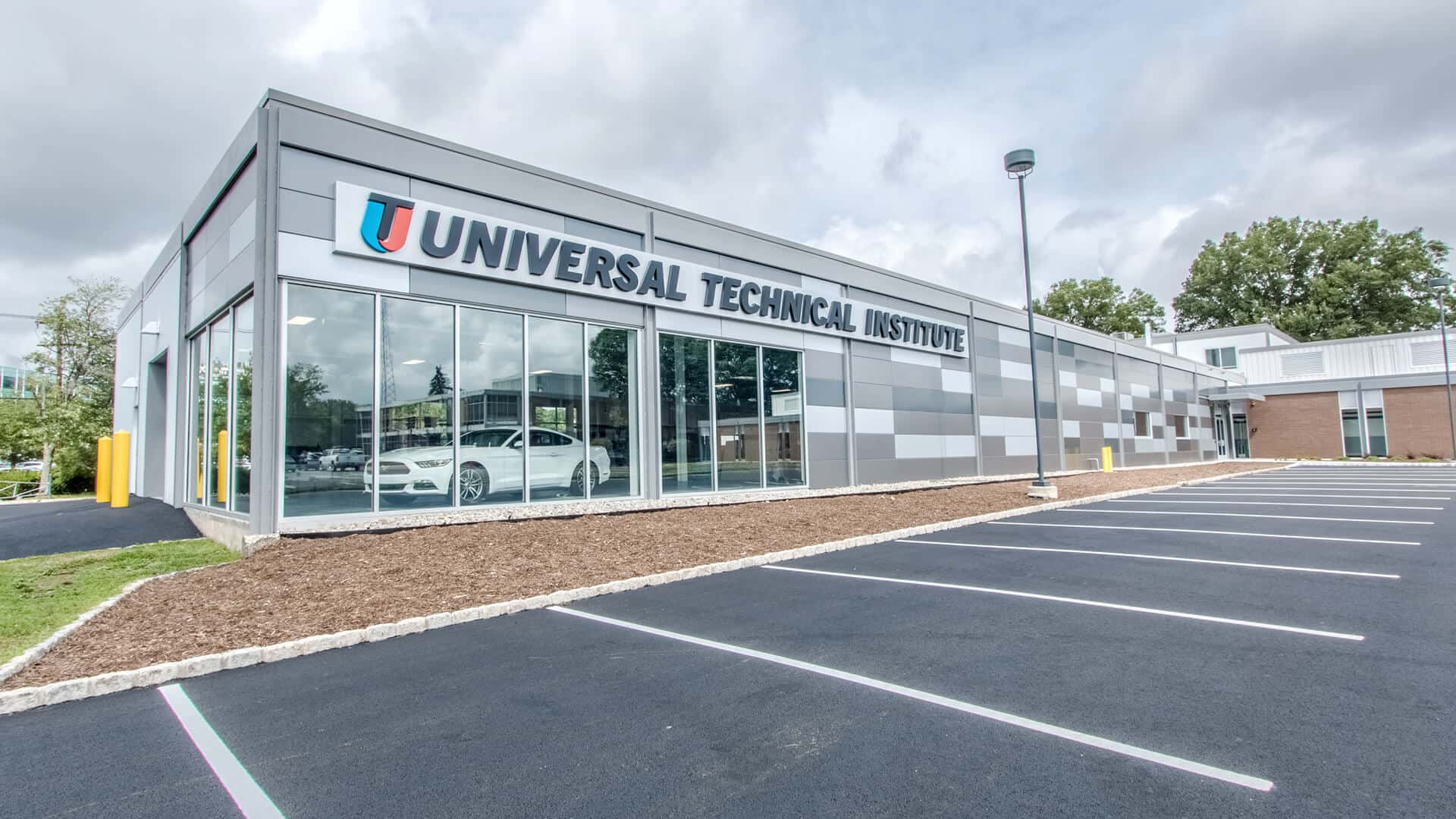 TRADE SCHOOL IN BLOOMFIELD, NJ | UTI