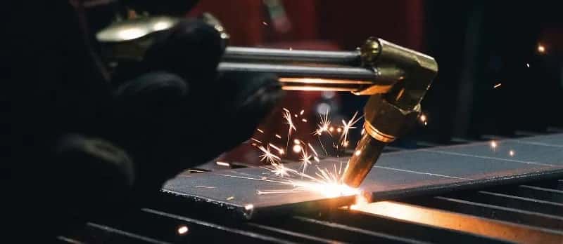 WELDING JOB DESCRIPTION: YOUR GUIDE TO GETTING STARTED