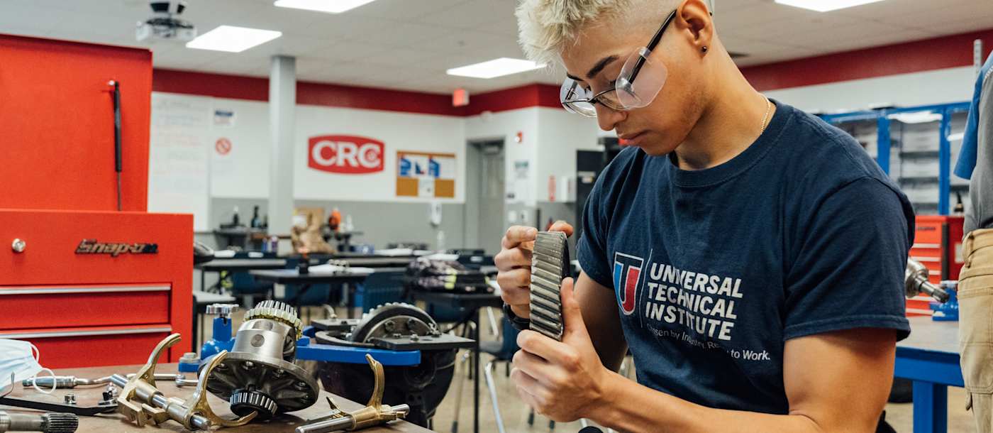 Auto Mechanic School Near Leander, TX