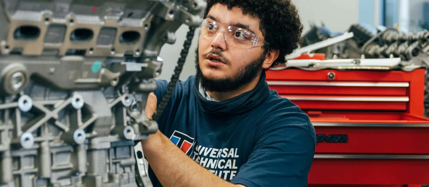 Auto Mechanic School Near New Braunfels, TX