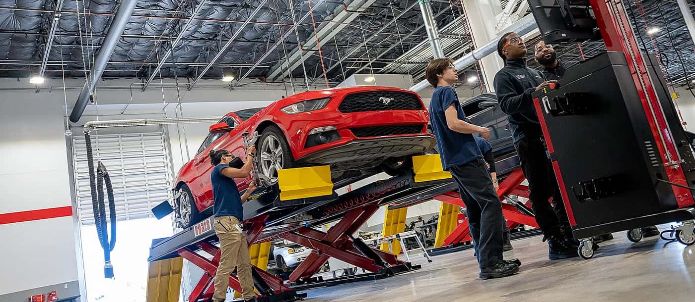AUTO MECHANIC SCHOOL NEAR SANTA ANA, CA
