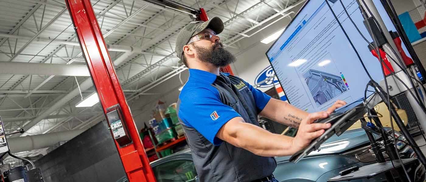 Auto Mechanic Training Near The Woodlands, TX