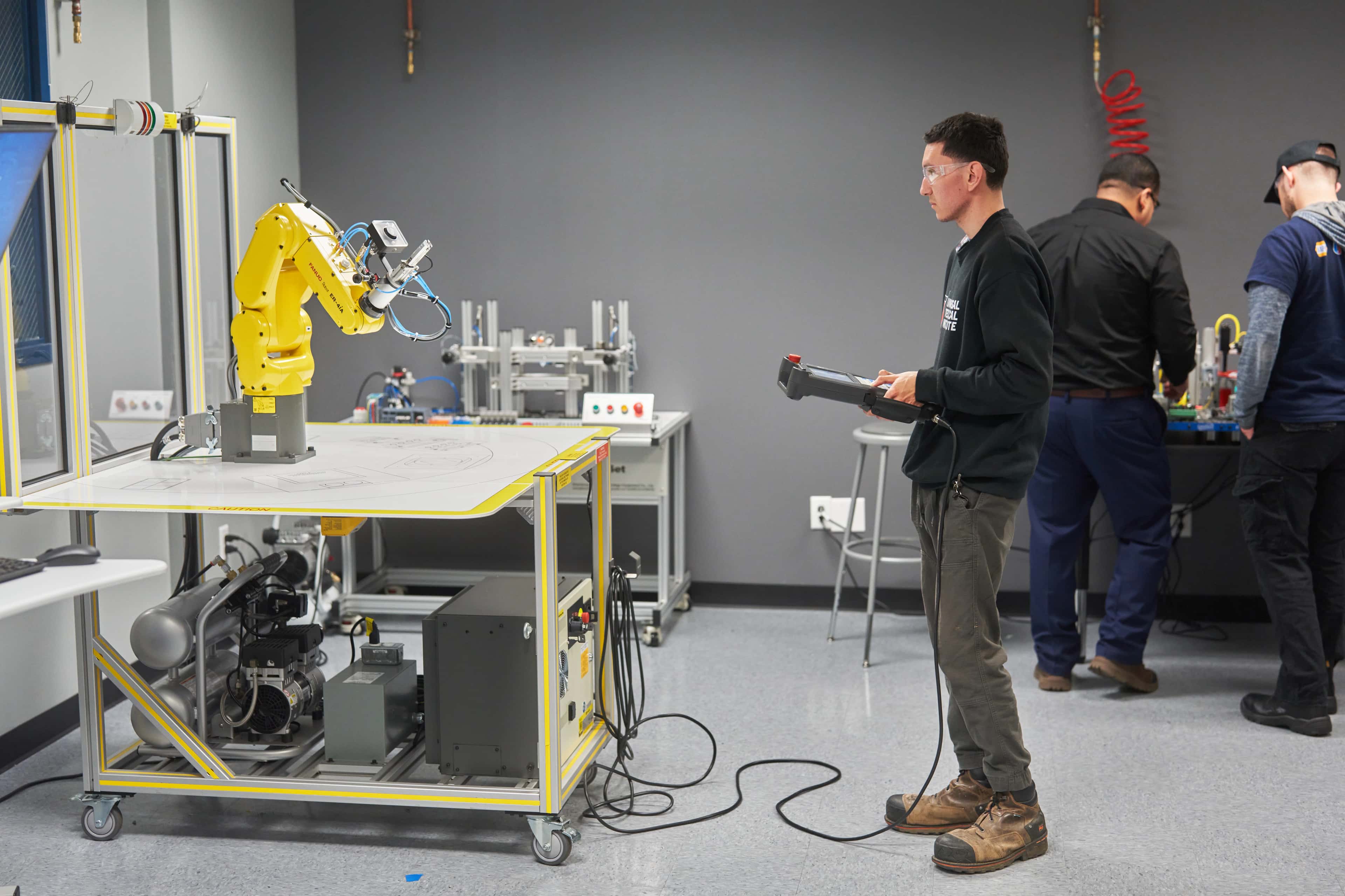 ROBOTICS & AUTOMATION TECHNICIAN PROGRAM