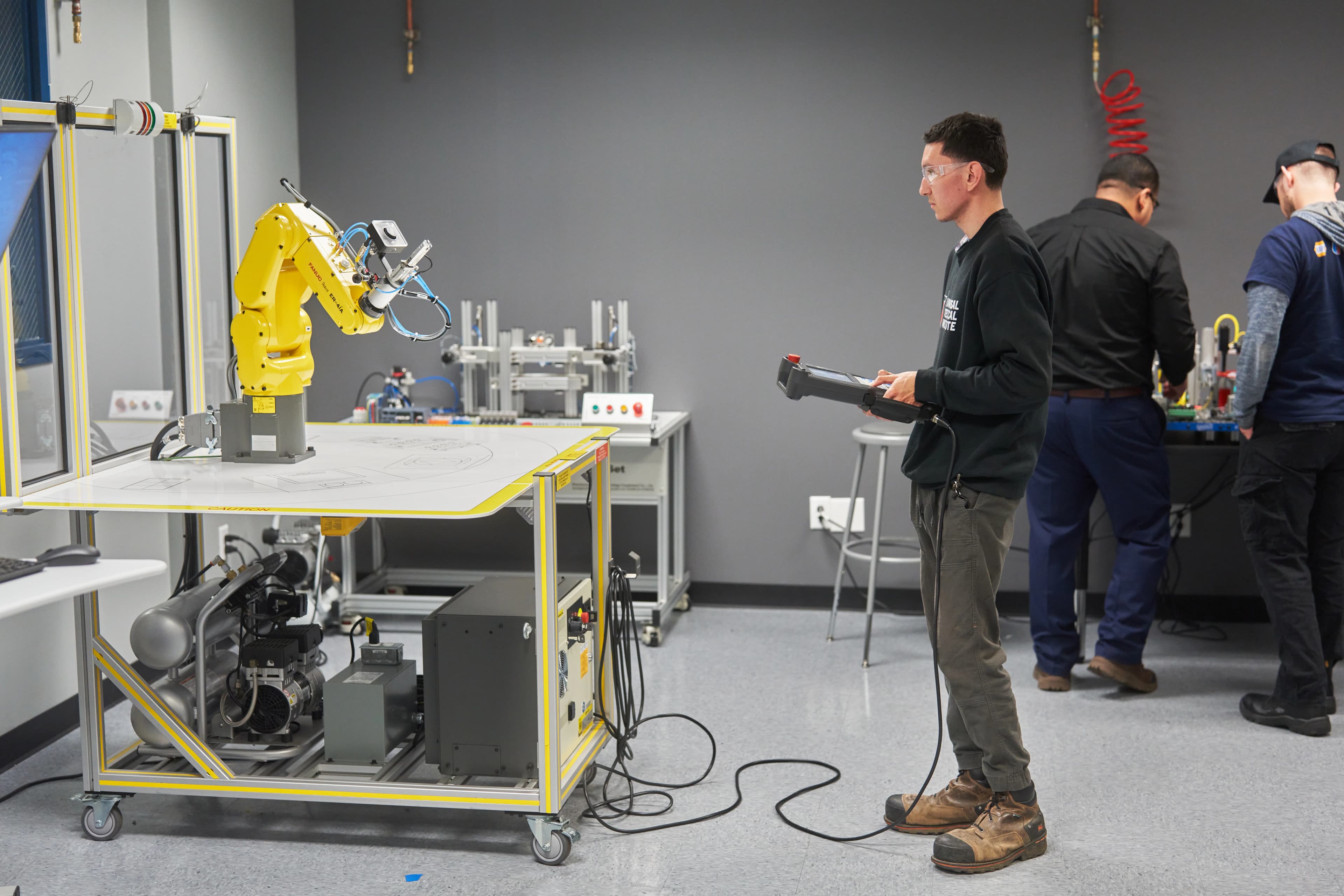 ROBOTICS & AUTOMATION TECHNICIAN PROGRAM