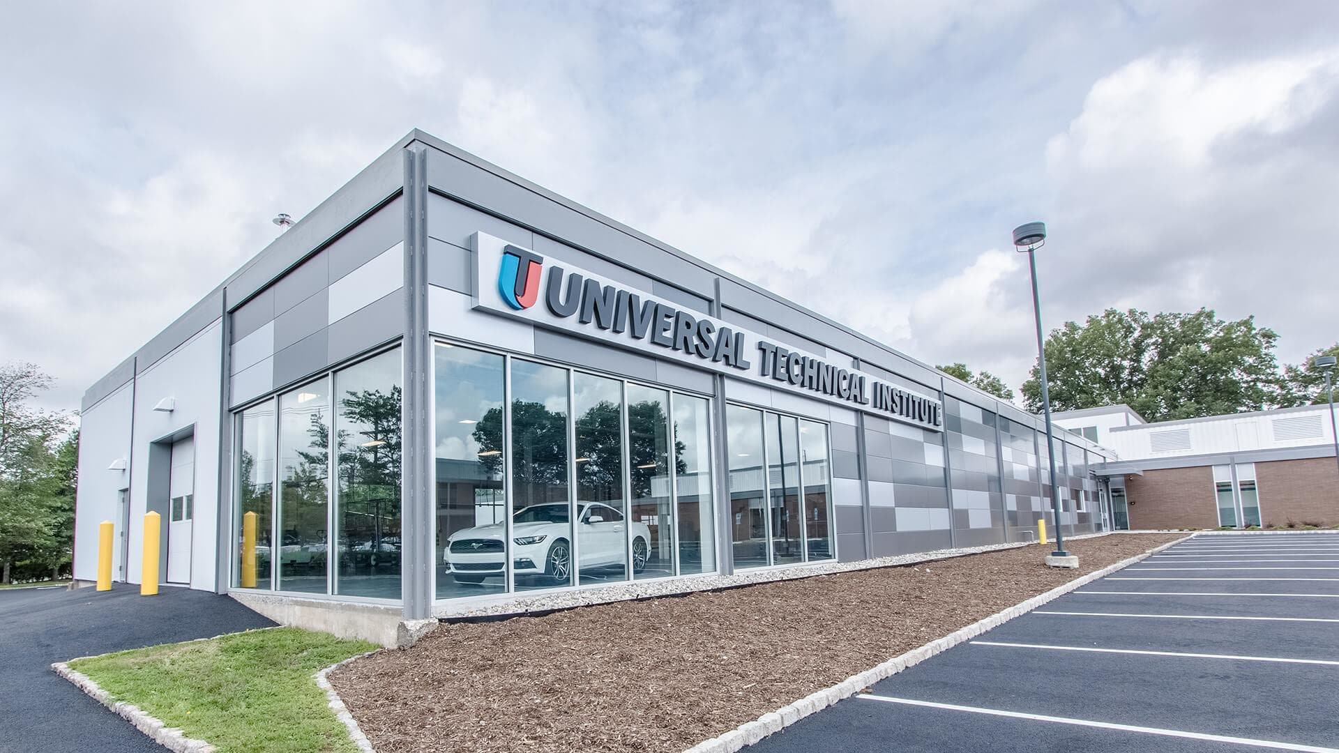 CAMPUS SAFETY | UTI BLOOMFIELD