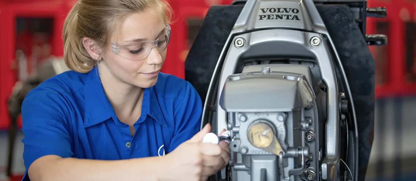 MARINE TECHNICIAN SALARY, DUTIES AND JOB OUTLOOK