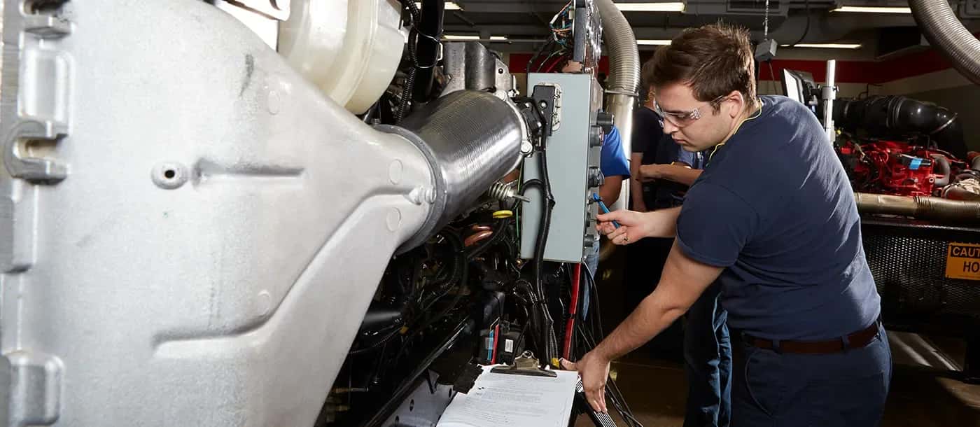 Start Your Diesel Mechanic Training Journey Near Arlington, Texas