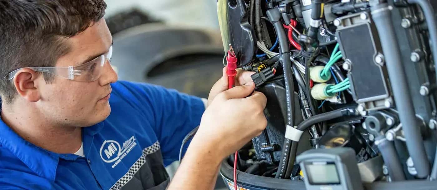 7 TRAITS OF A SUCCESSFUL MARINE TECHNICIAN