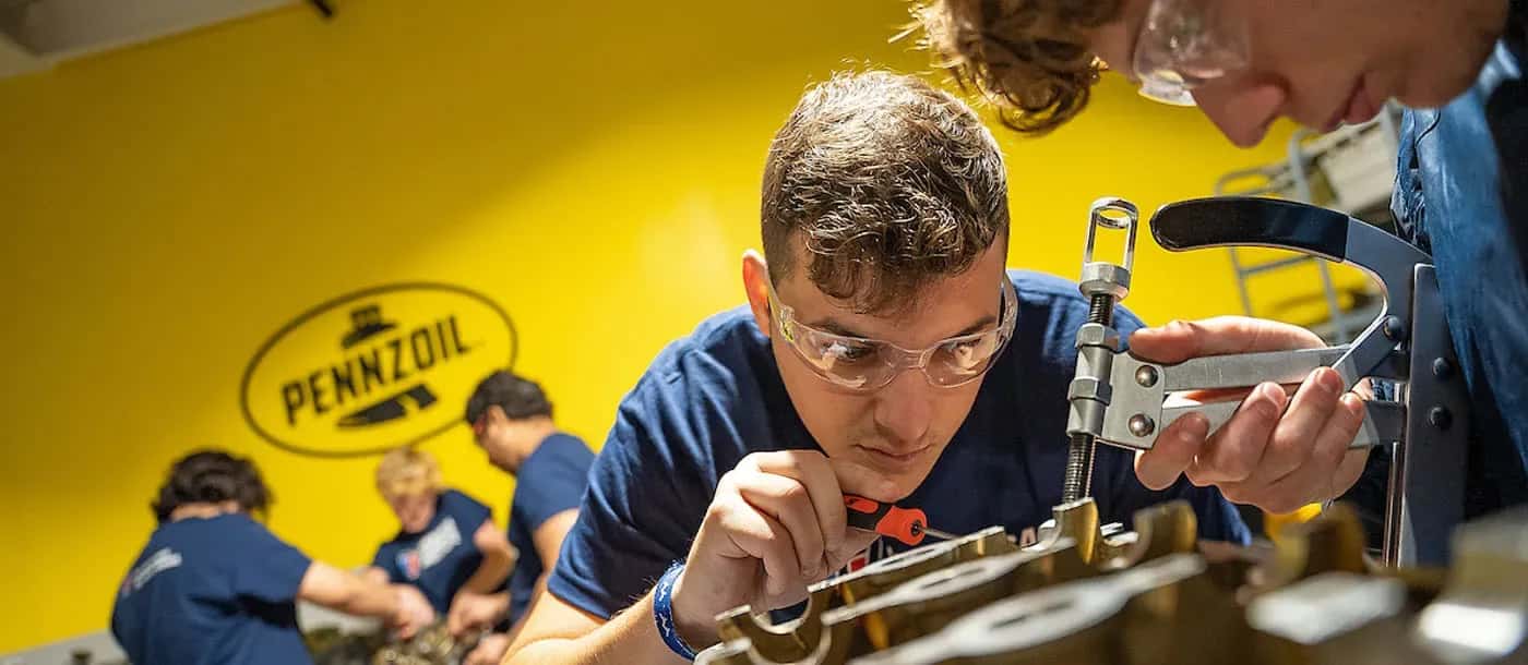 Auto Mechanic Training Near Tamarac, FL