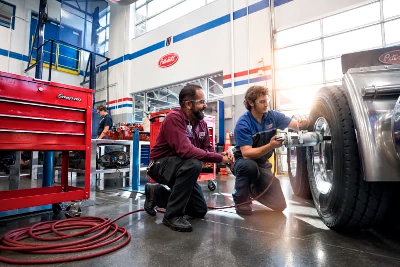 Diesel Mechanic vs. Auto Mechanic Training: How to Choose