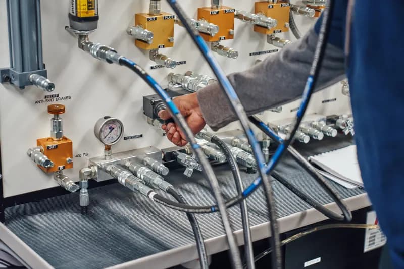 ROBOTICS & AUTOMATION: AN ULTIMATE GUIDE