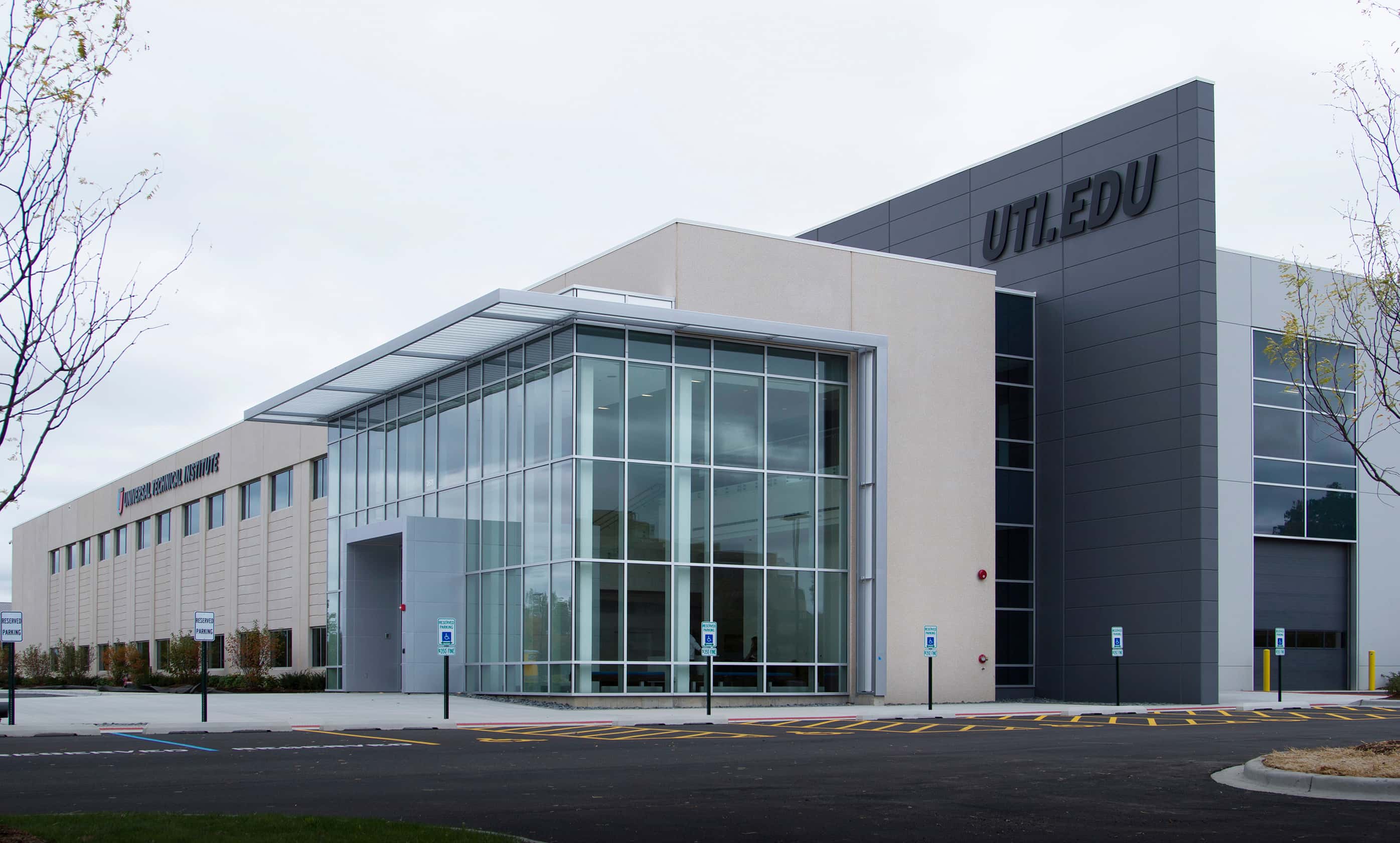 14 FUN THINGS TO DO NEAR UTI LISLE