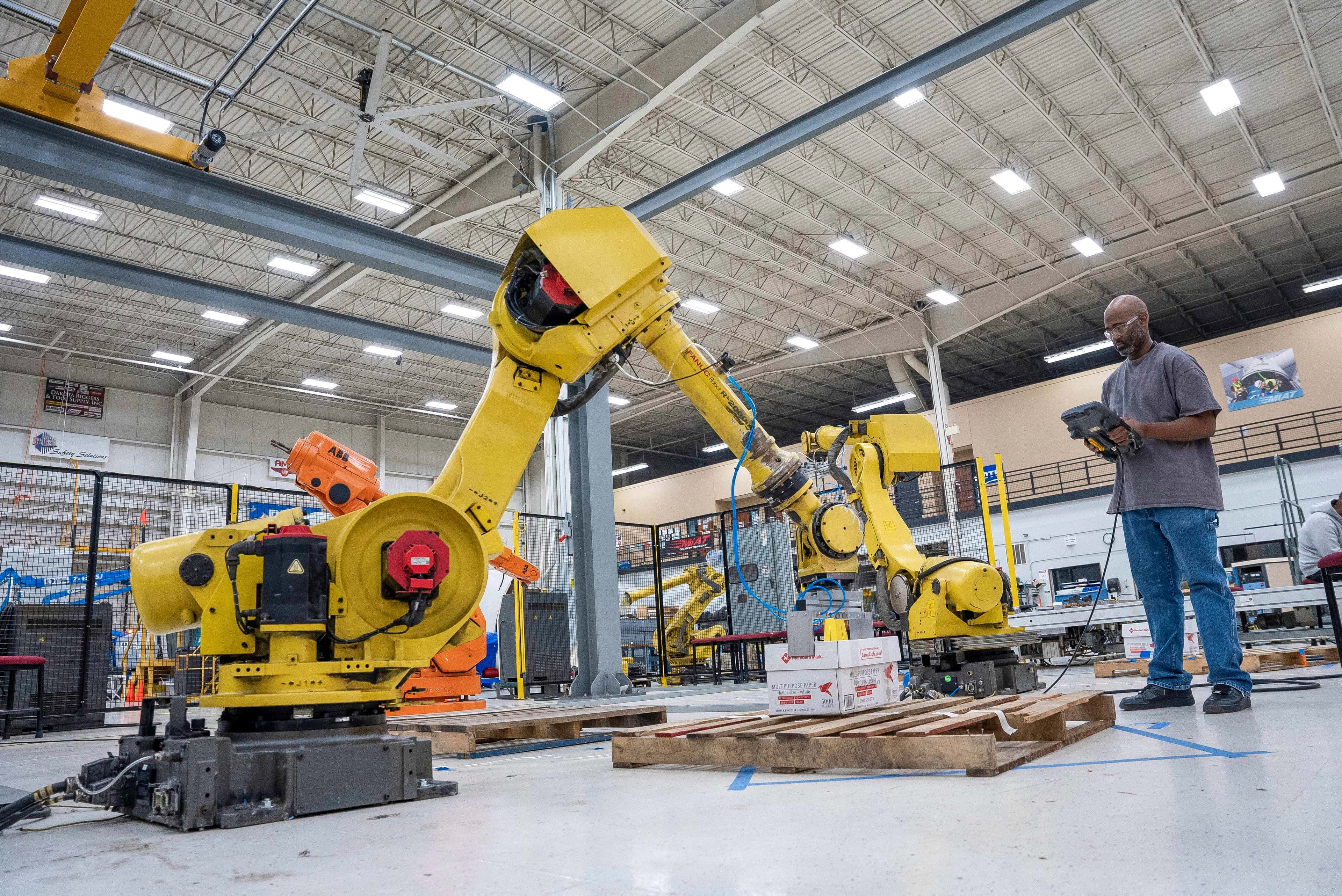 How to Become a Robotics Technician in Michigan