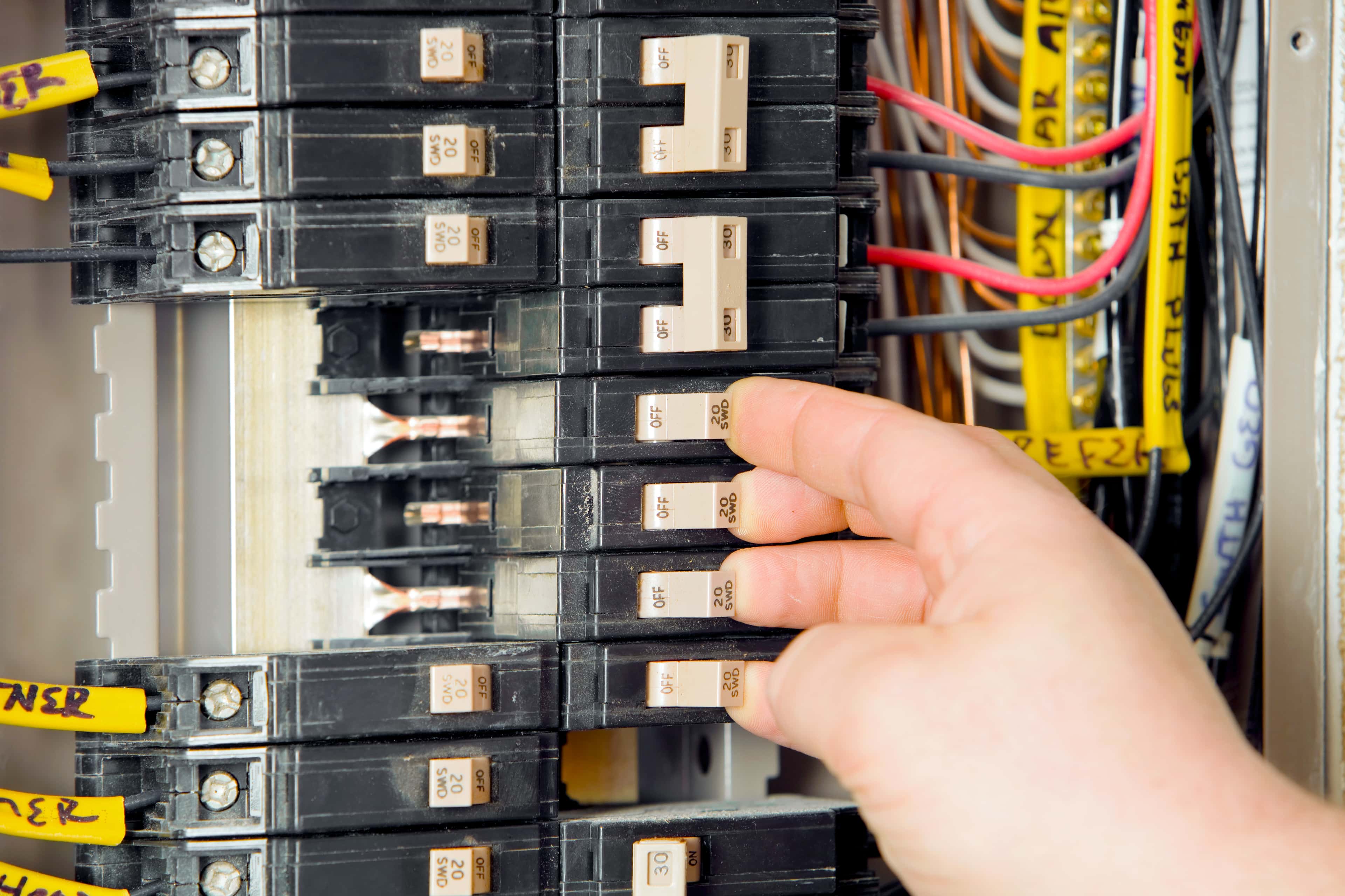 WIRE GAUGE CHART: AWG, AMPACITY AND WIRE SIZE BASICS