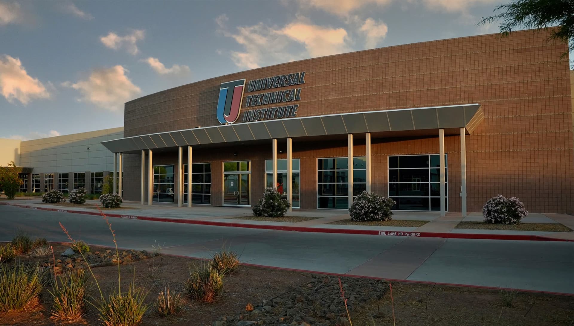 Motorcycle Mechanic School in Phoenix, AZ UTI